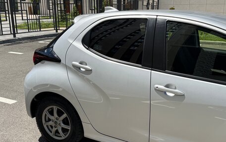 Toyota Yaris, 2021 год, 1 200 000 рублей, 11 фотография