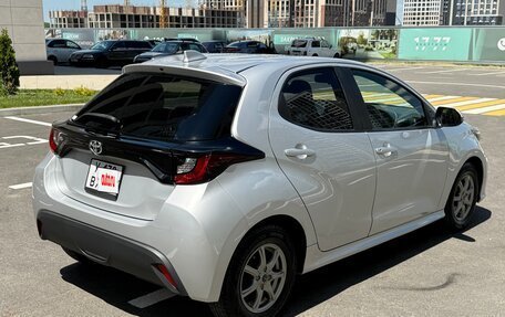 Toyota Yaris, 2021 год, 1 200 000 рублей, 13 фотография