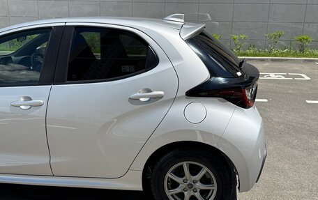 Toyota Yaris, 2021 год, 1 200 000 рублей, 16 фотография