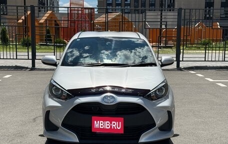 Toyota Yaris, 2021 год, 1 200 000 рублей, 2 фотография