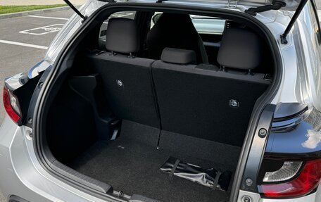 Toyota Yaris, 2021 год, 1 200 000 рублей, 20 фотография