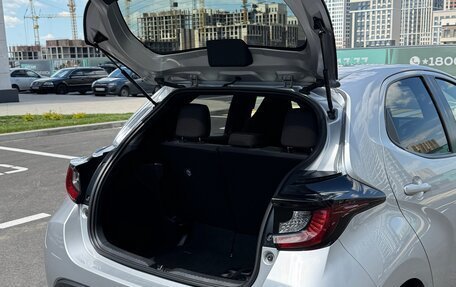 Toyota Yaris, 2021 год, 1 200 000 рублей, 22 фотография