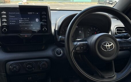Toyota Yaris, 2021 год, 1 200 000 рублей, 35 фотография