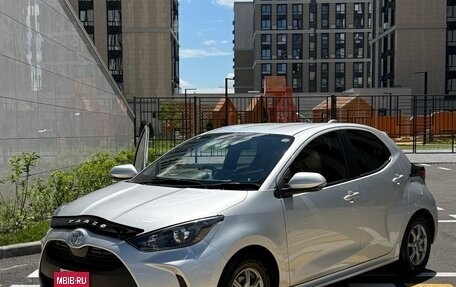 Toyota Yaris, 2021 год, 1 200 000 рублей, 37 фотография