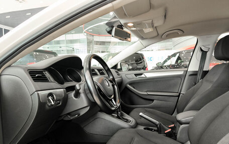 Volkswagen Jetta VI, 2015 год, 1 050 000 рублей, 20 фотография