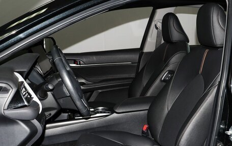 Toyota Camry, 2023 год, 3 549 000 рублей, 8 фотография