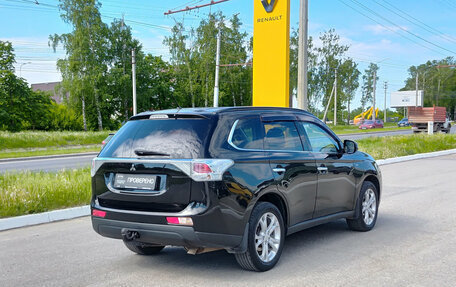 Mitsubishi Outlander III рестайлинг 3, 2013 год, 1 615 000 рублей, 5 фотография
