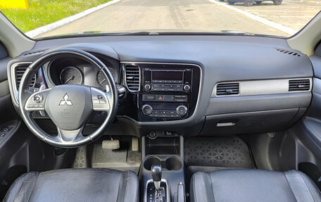 Mitsubishi Outlander III рестайлинг 3, 2013 год, 1 615 000 рублей, 14 фотография