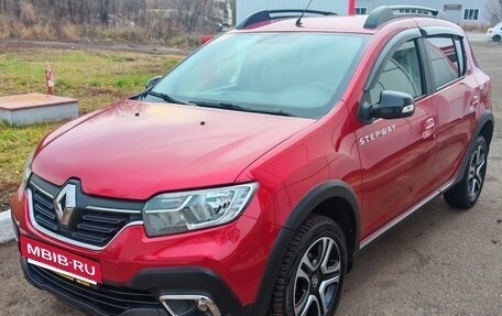 Renault Sandero II рестайлинг, 2019 год, 1 300 000 рублей, 2 фотография