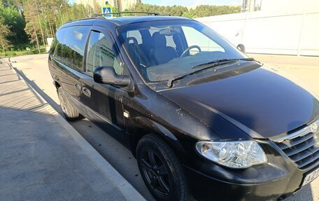 Chrysler Voyager IV, 2004 год, 680 000 рублей, 2 фотография