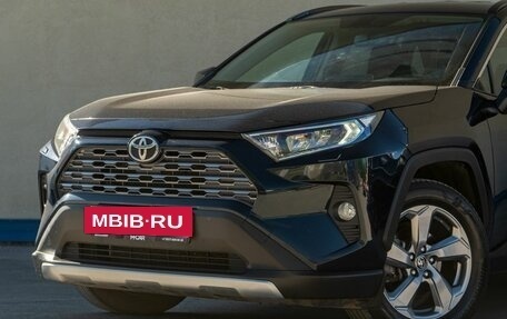 Toyota RAV4, 2019 год, 3 200 000 рублей, 6 фотография