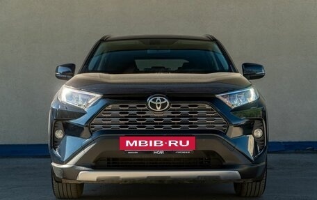 Toyota RAV4, 2019 год, 3 200 000 рублей, 2 фотография
