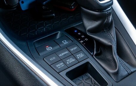 Toyota RAV4, 2019 год, 3 200 000 рублей, 20 фотография