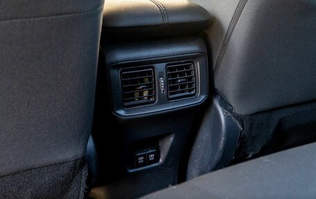 Toyota RAV4, 2019 год, 3 200 000 рублей, 23 фотография
