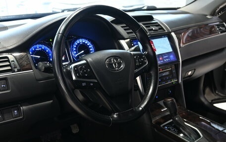 Toyota Camry, 2016 год, 1 895 000 рублей, 6 фотография
