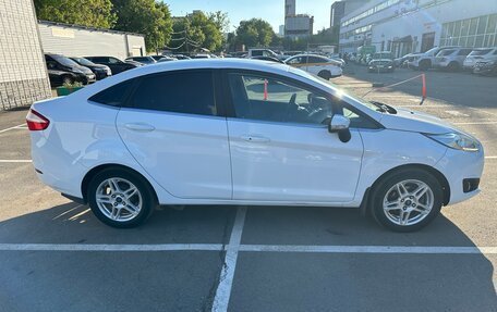 Ford Fiesta, 2015 год, 830 000 рублей, 5 фотография