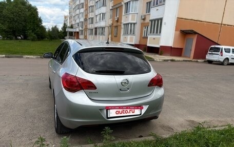 Opel Astra J, 2010 год, 690 000 рублей, 3 фотография