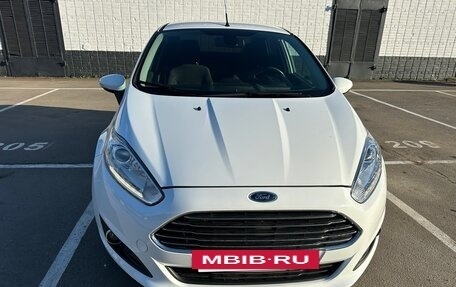 Ford Fiesta, 2015 год, 830 000 рублей, 2 фотография