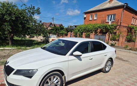 Skoda Superb III рестайлинг, 2017 год, 1 800 000 рублей, 5 фотография