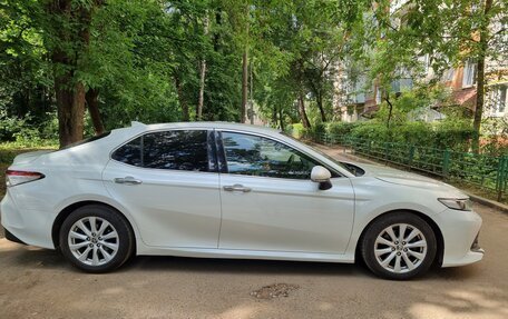 Toyota Camry, 2018 год, 2 450 000 рублей, 3 фотография