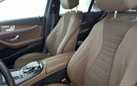 Mercedes-Benz E-Класс, 2016 год, 2 500 000 рублей, 7 фотография