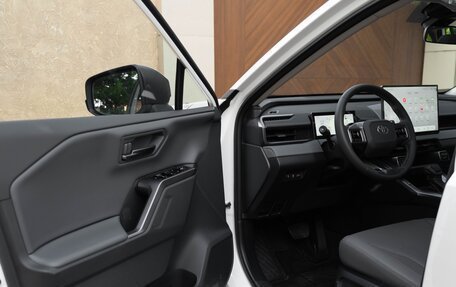 Toyota RAV4, 2026 год, 3 800 000 рублей, 17 фотография