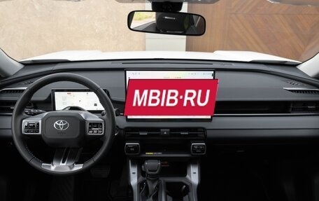 Toyota RAV4, 2026 год, 3 800 000 рублей, 12 фотография
