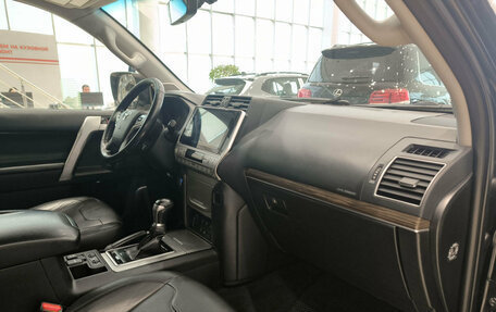 Toyota Land Cruiser Prado 150 рестайлинг 2, 2019 год, 3 850 000 рублей, 11 фотография