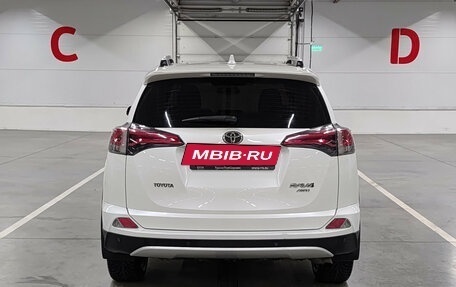 Toyota RAV4, 2015 год, 2 460 000 рублей, 6 фотография