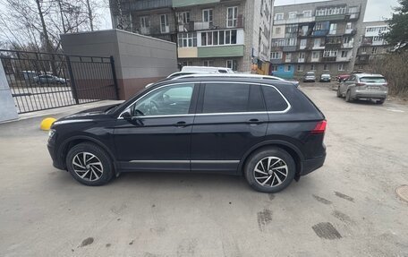 Volkswagen Tiguan II, 2018 год, 2 700 000 рублей, 4 фотография