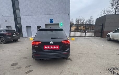 Volkswagen Tiguan II, 2018 год, 2 700 000 рублей, 3 фотография