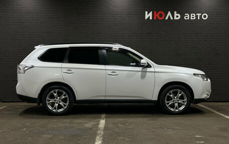 Mitsubishi Outlander III рестайлинг 3, 2012 год, 1 579 000 рублей, 4 фотография