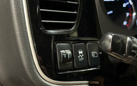 Mitsubishi Outlander III рестайлинг 3, 2012 год, 1 579 000 рублей, 17 фотография