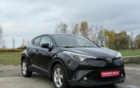 Toyota C-HR I рестайлинг, 2018 год, 2 300 000 рублей, 1 фотография