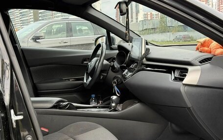 Toyota C-HR I рестайлинг, 2018 год, 2 300 000 рублей, 10 фотография