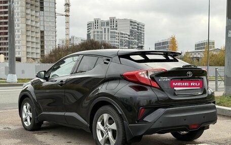Toyota C-HR I рестайлинг, 2018 год, 2 300 000 рублей, 5 фотография