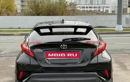 Toyota C-HR I рестайлинг, 2018 год, 2 300 000 рублей, 6 фотография