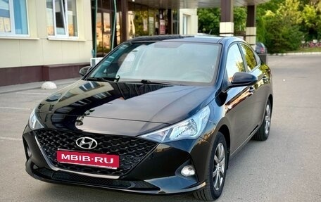 Hyundai Solaris II рестайлинг, 2021 год, 1 550 000 рублей, 1 фотография