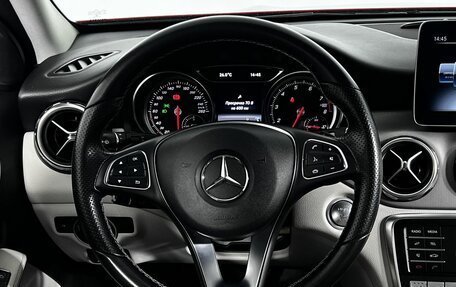 Mercedes-Benz GLA, 2017 год, 2 300 000 рублей, 17 фотография