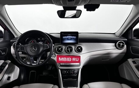 Mercedes-Benz GLA, 2017 год, 2 300 000 рублей, 14 фотография
