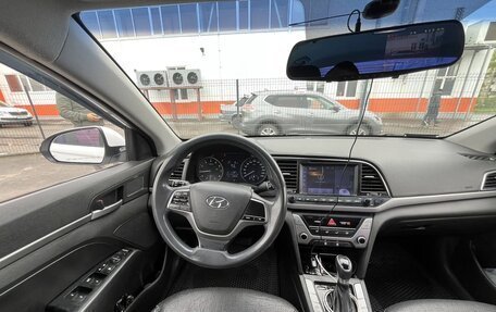 Hyundai Avante, 2017 год, 1 230 000 рублей, 5 фотография