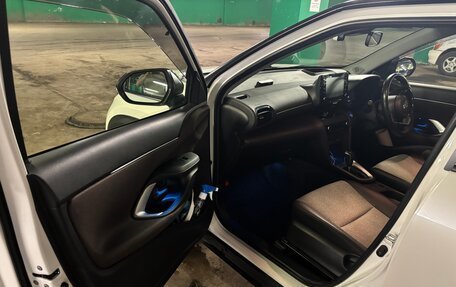 Toyota Yaris Cross, 2020 год, 1 920 000 рублей, 14 фотография
