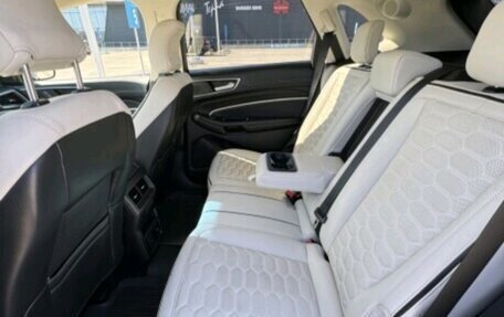 Ford Edge II рестайлинг, 2019 год, 2 000 000 рублей, 17 фотография