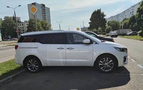 KIA Carnival III, 2019 год, 2 900 000 рублей, 4 фотография