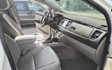KIA Carnival III, 2019 год, 2 900 000 рублей, 11 фотография