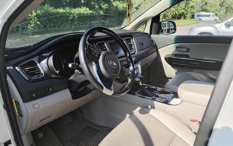 KIA Carnival III, 2019 год, 2 900 000 рублей, 10 фотография