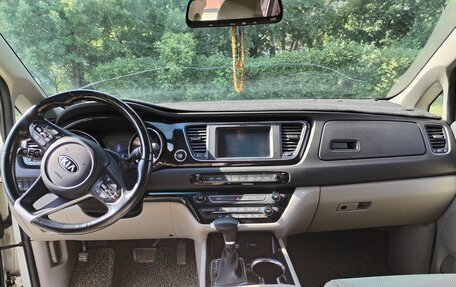 KIA Carnival III, 2019 год, 2 900 000 рублей, 19 фотография