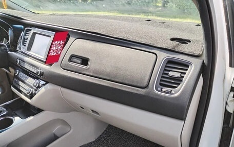 KIA Carnival III, 2019 год, 2 900 000 рублей, 23 фотография