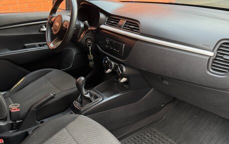 KIA Rio IV, 2017 год, 670 000 рублей, 11 фотография
