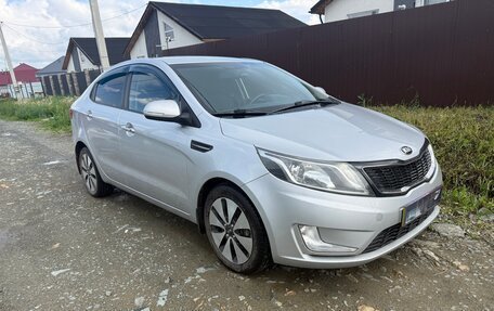 KIA Rio III рестайлинг, 2013 год, 950 000 рублей, 2 фотография